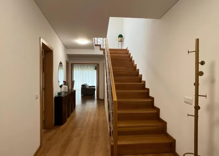 Local Pando * Aveleda (Porto)