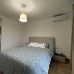 Local Pando בית הארחה *